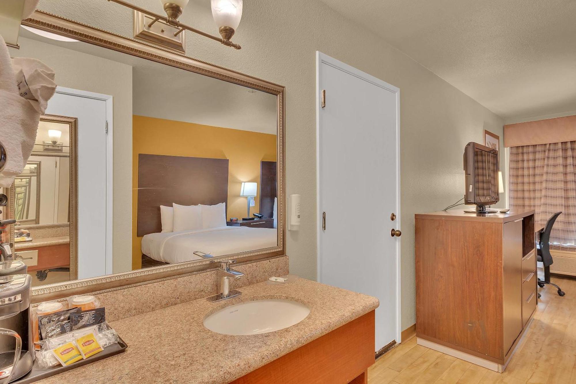 Quality Inn Near Six Flags Discovery Kingdom-Napa Valley Vallejo Extérieur photo